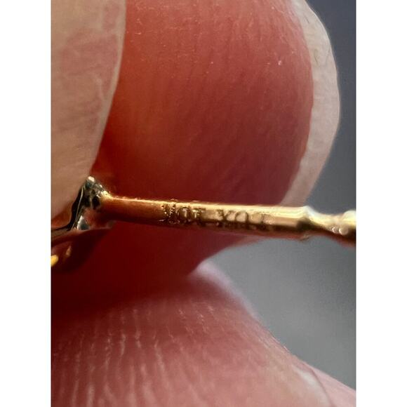 10k yellow gold princess cut cubic zirconia stud earrings - Picture 5 of 9